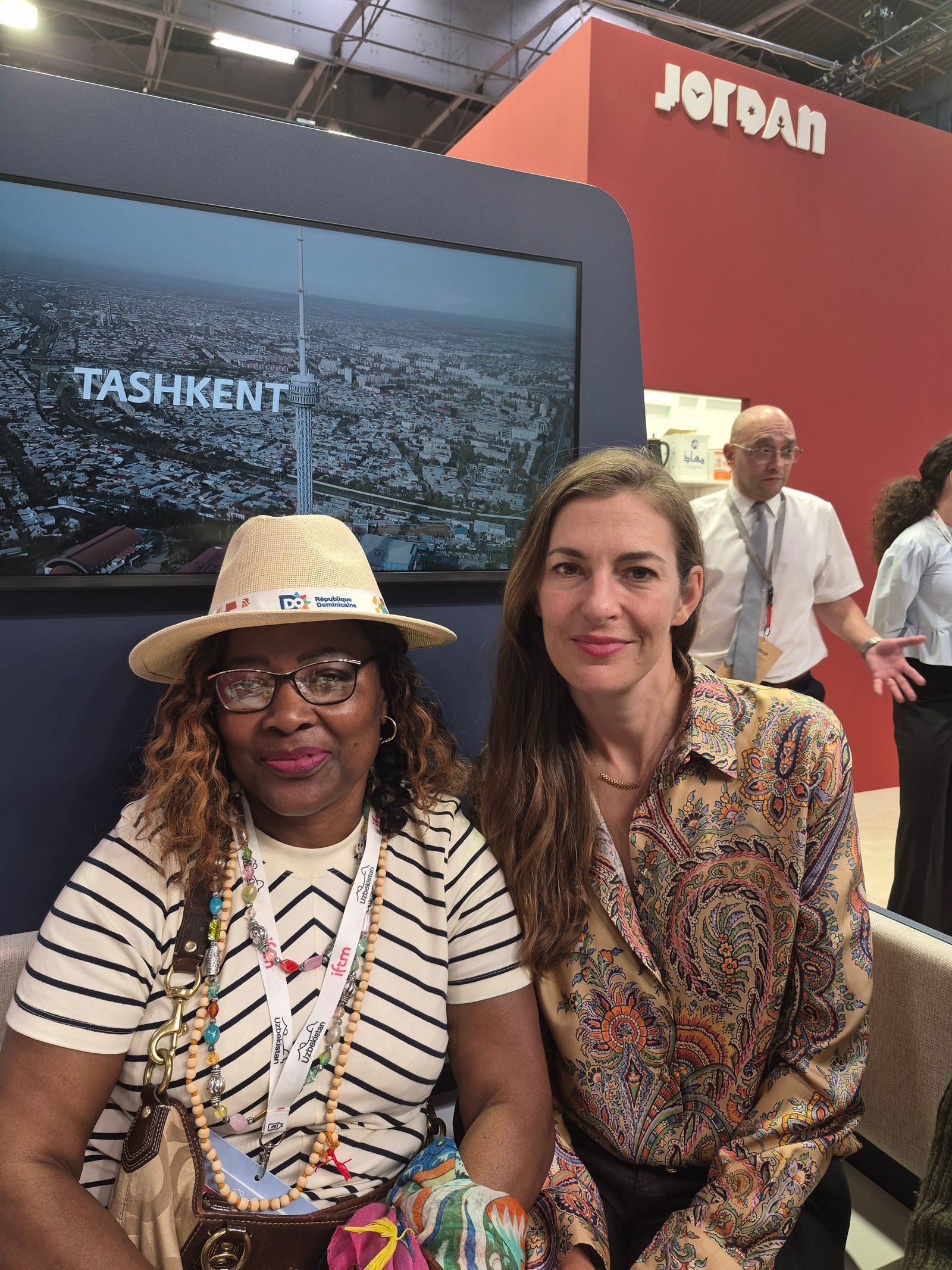 Cameroon and Fécamp : From Cameroon to Fécamp, Yvette Mamgue and Jovanovic Ondobo were received by Fécamp Mayor David Roussel to join forces in promoting the cultural richness of both Cameroon and Fécamp. - 2