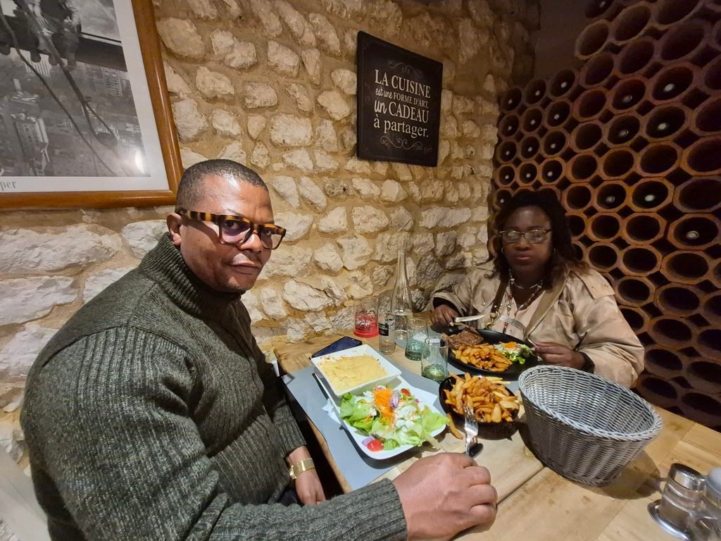 Cameroon and Fécamp : From Cameroon to Fécamp, Yvette Mamgue and Jovanovic Ondobo were received by Fécamp Mayor David Roussel to join forces in promoting the cultural richness of both Cameroon and Fécamp. - 25